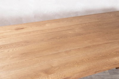 weathered-oak-table-close-up